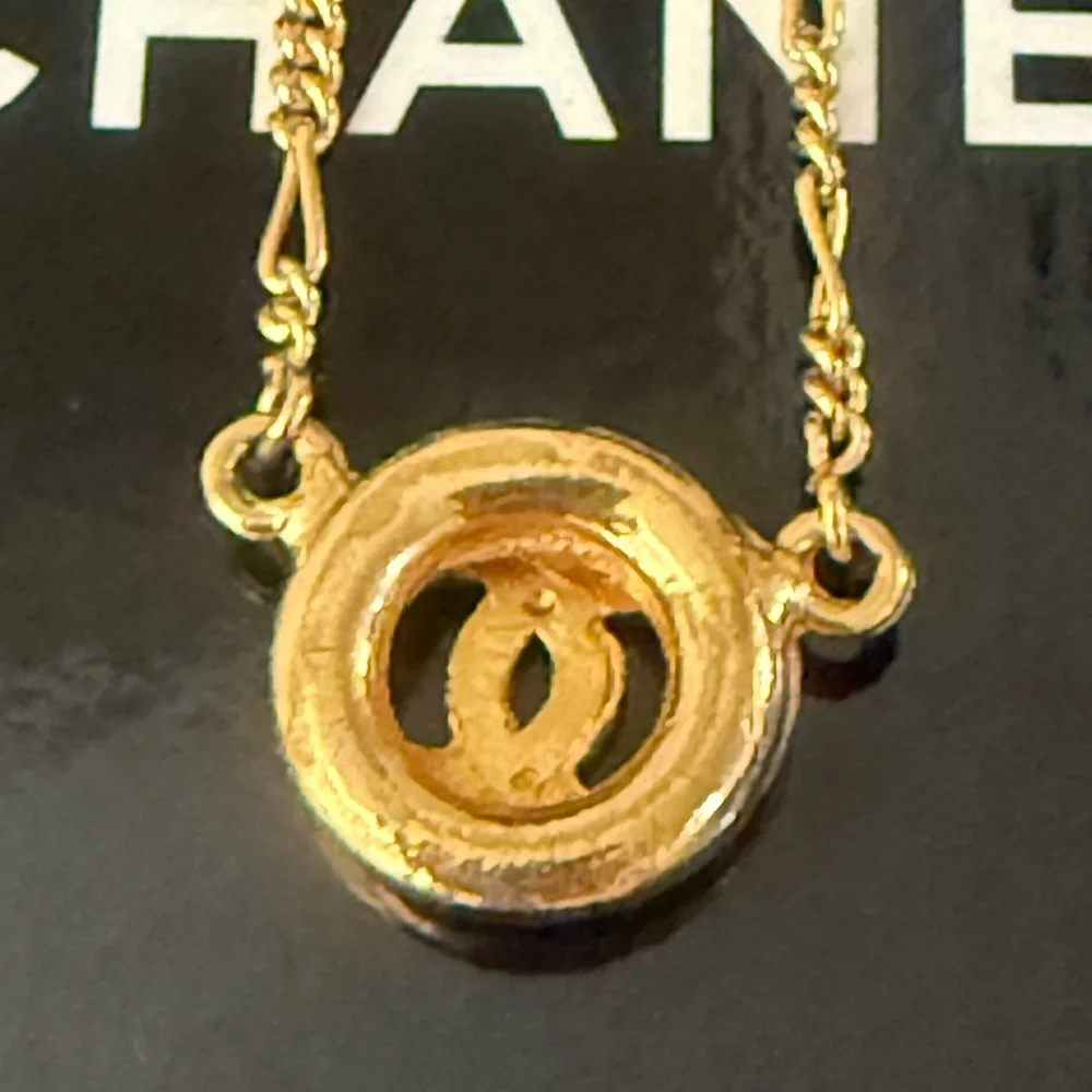 CHANEL 1983 CC Medallion-Pendant Necklace - Picture 8 of 11